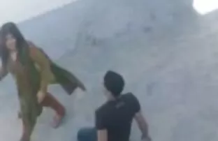 XXX پیرزن با موهای خاکستری مرد جوان را می عکس زن جنده سکسی لرزد