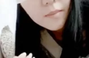 XXX زیبایی لاغر عکس سکسی زنانچاق خودش را با یک اسباب بازی جنسی بیدمشک می کند