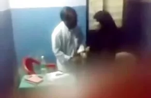 XXX یک خانم بالغ یک کلاهبردار سیاه سوار می عکسهای سکسی زنان حشری شود