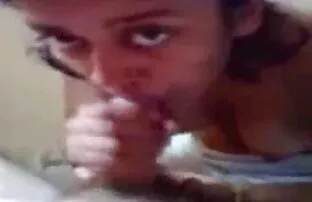 XXX شاخه باریک شورت های زیبا را ﻿عکس سکسی زن زیر دامن نشان می دهد