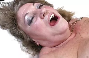 XXX بی حوصله بدون رابطه جنسی ، زیبایی عکس سکسی از زن سوراخ مویی را می مالد