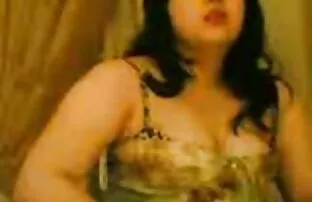 XXX بلوند زیبا با عکسهای سکسی زنهای کون گنده شور و شوق در حیاط خودارضایی می کند