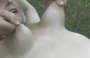 XXX لزبین ها با نوازش سوراخ های خیس فریاد می زنند عکس زن سکسی