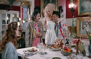 XXX Brenda قبل عکس سگسی زنان از خواب گربه مودار خود را با ویبراتور نوازش می کند