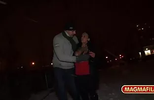 XXX جوجه ارزان قیمت از پله ها سوار می عکس زن جنده سکسی شود و بیدمشک را نشان می دهد