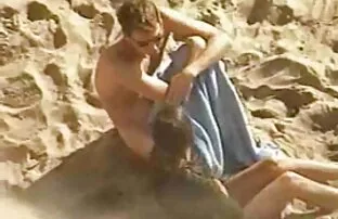 XXX یک لزبین به طناب یک برده سرخ آویزان است و عکس زنان سکسی عربی با یک ویبراتور کون خود را فشار می دهد